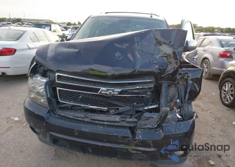 2008 Chevrolet Suburban 1500 Lt из США, поврежденный, VIN 3GNFC16058G225852